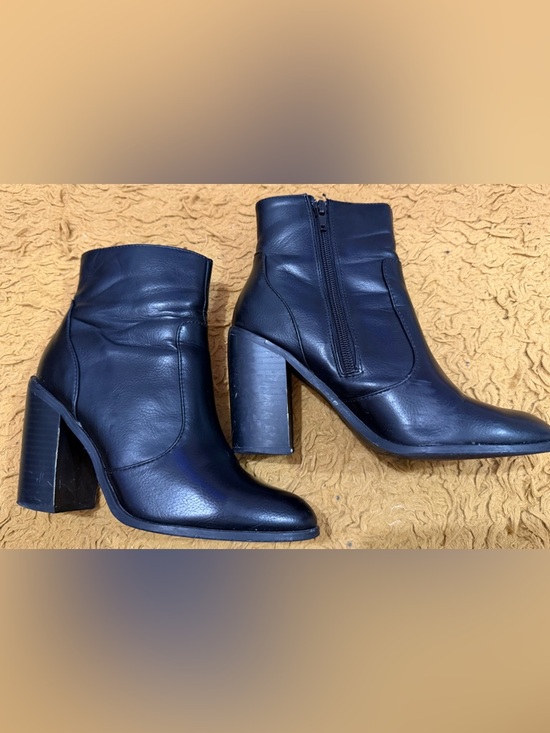Forever 21 Black Leather Block Heel Ankle Boots - Picture 5 of 5
